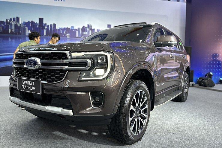 Bản cao nhất Ford Everest Platinum giá 1,54 tỷ đồng có gì đặc biệt?