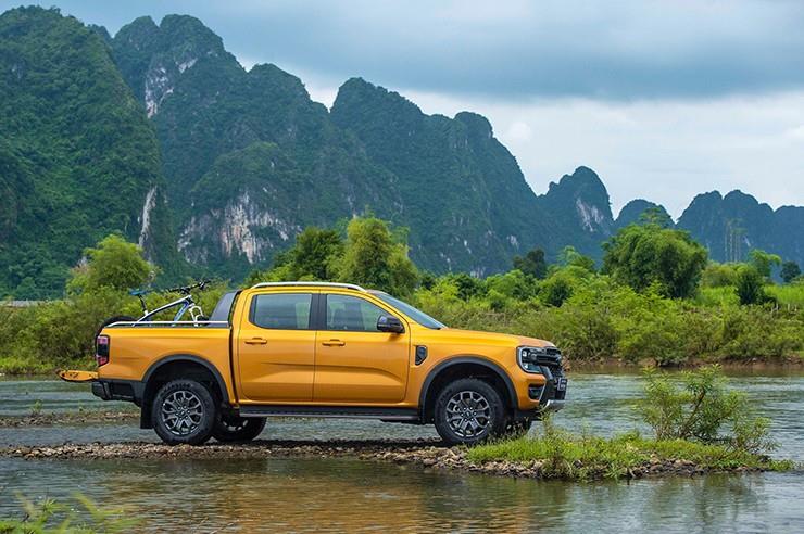 Giá xe bán tải Ford Ranger tháng 4/2026, tặng 1000 lít dầu