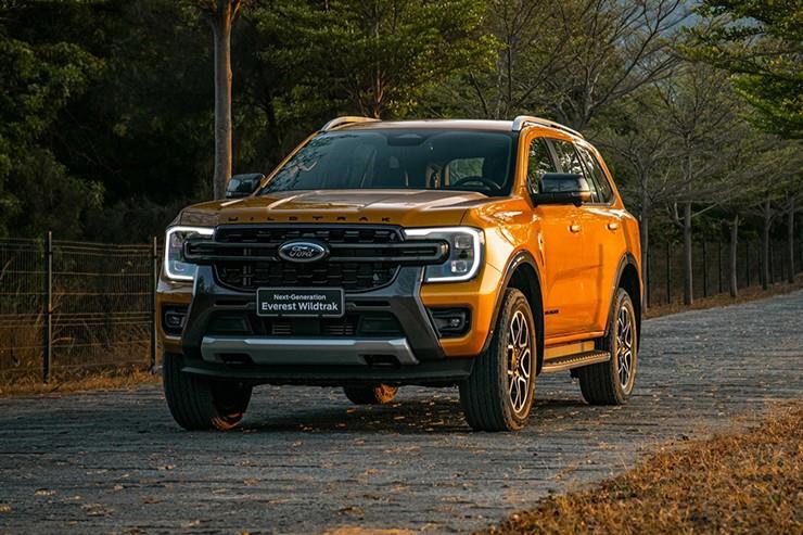 Giá xe Ford Everest lăn bánh tháng 9/2024, ưu đãi 100% lệ phí trước bạ