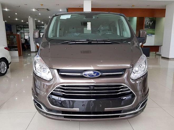 Ford Tourneo  chính thức ra mắt thị trường Việt, giá sêu ưu đãi